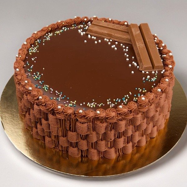 Kit Kat Cake
